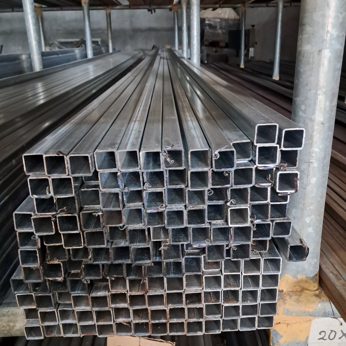 Meubel Buis Galvaan 25x25x1.5mm